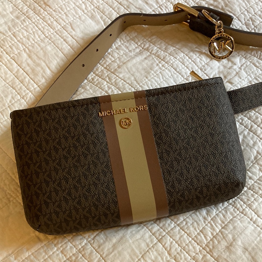 EUC Michael Kors MK Belt Bag (S/M) Great condition!